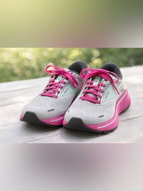 Brooks Ghost 14 Running Shoes Women’s 9 /40.5 Gray Pink Athletic Sneakers
